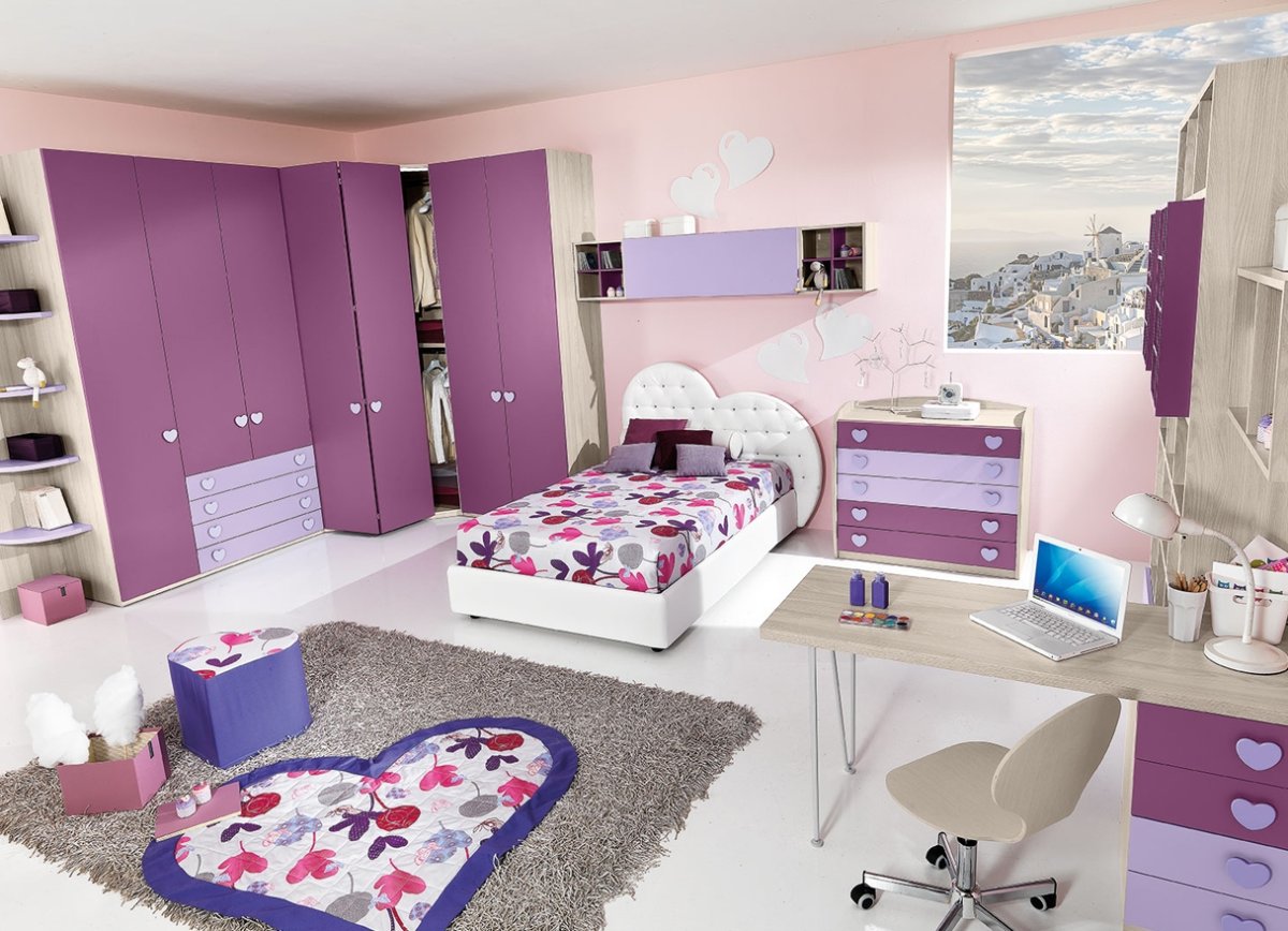 Спальня для девочки с белой мебелью