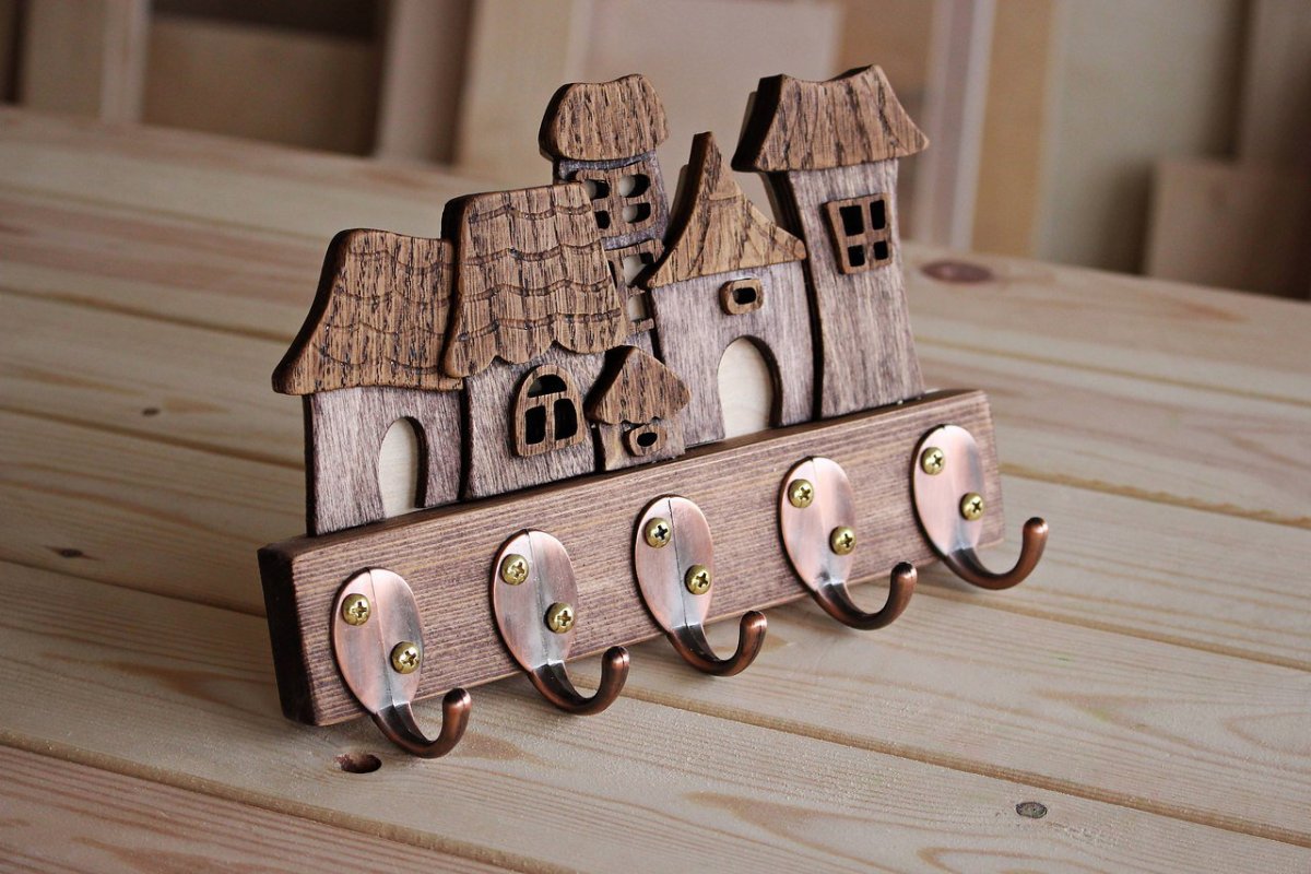 Ключница деревянная домик