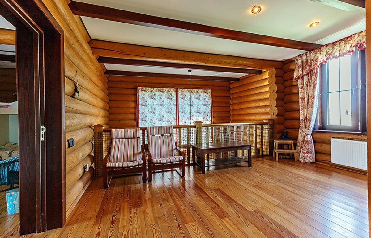 Интерьер старого деревянного дома
