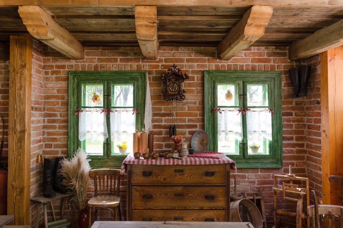 Внутренняя отделка старого деревянного дома