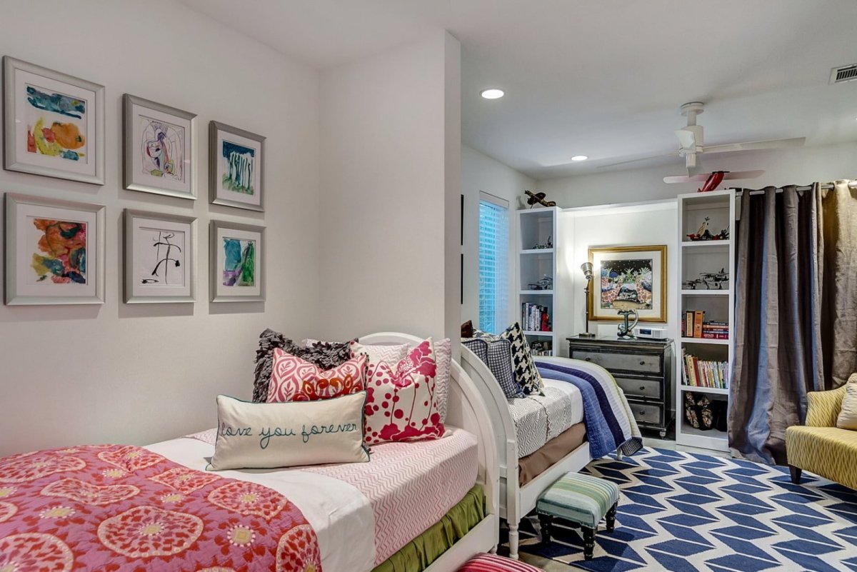 Зонирование детской комнаты для девочки