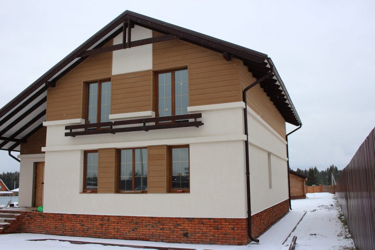 Фасад кирпич и дерево