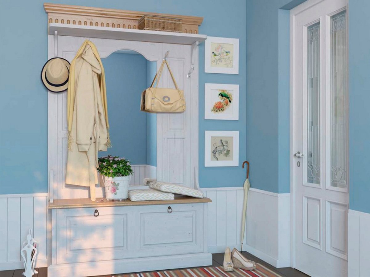 Маленькая прихожая в стиле Кантри