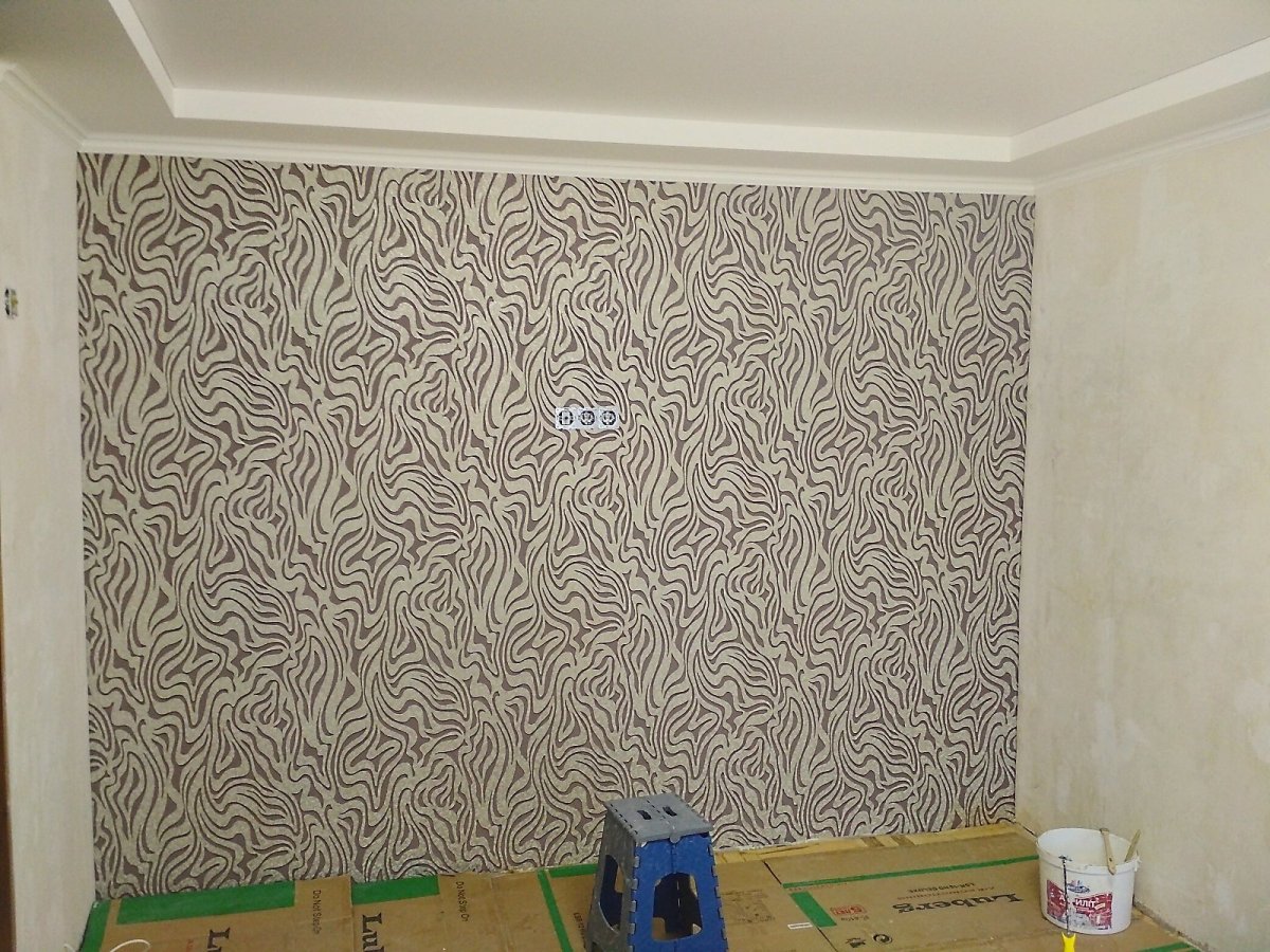 Варианты поклейки обоев в зале