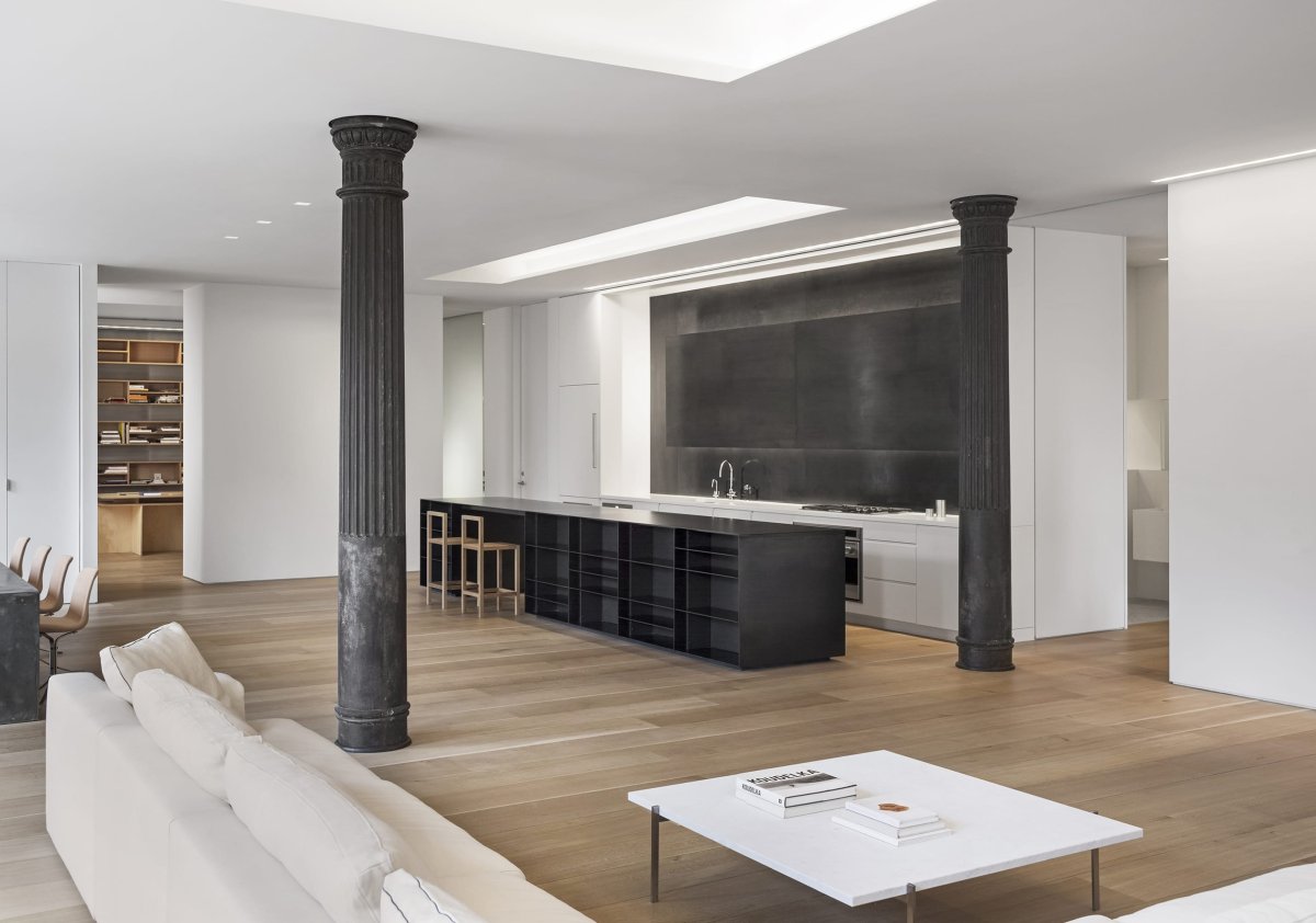 Гостиная с колоннами