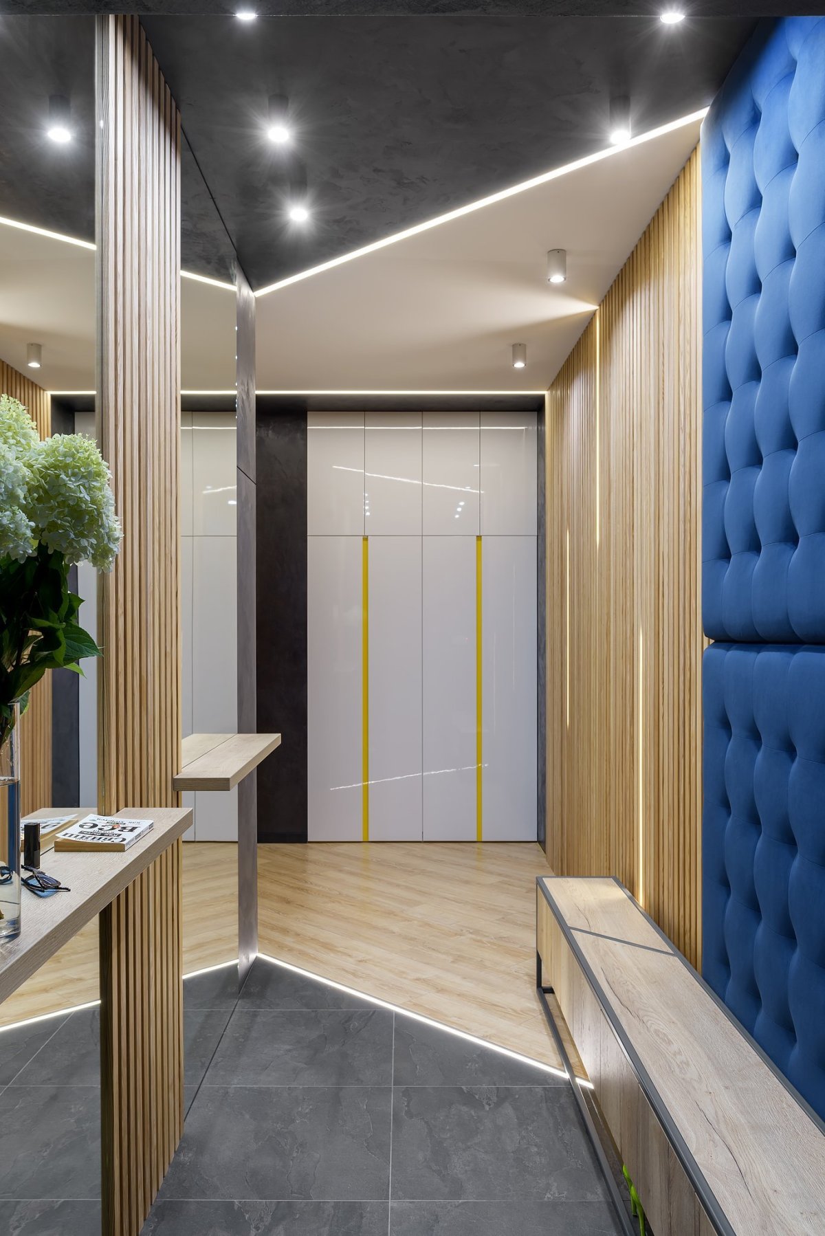 Отделка прихожей