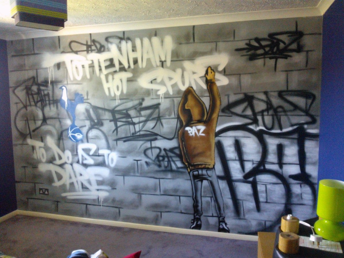 Обои в виде граффити для комнаты