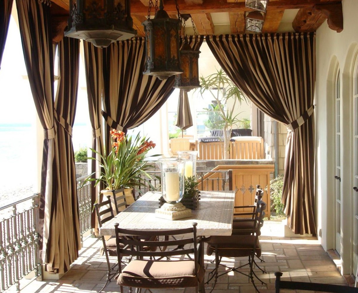 Шторы на закрытой террасе