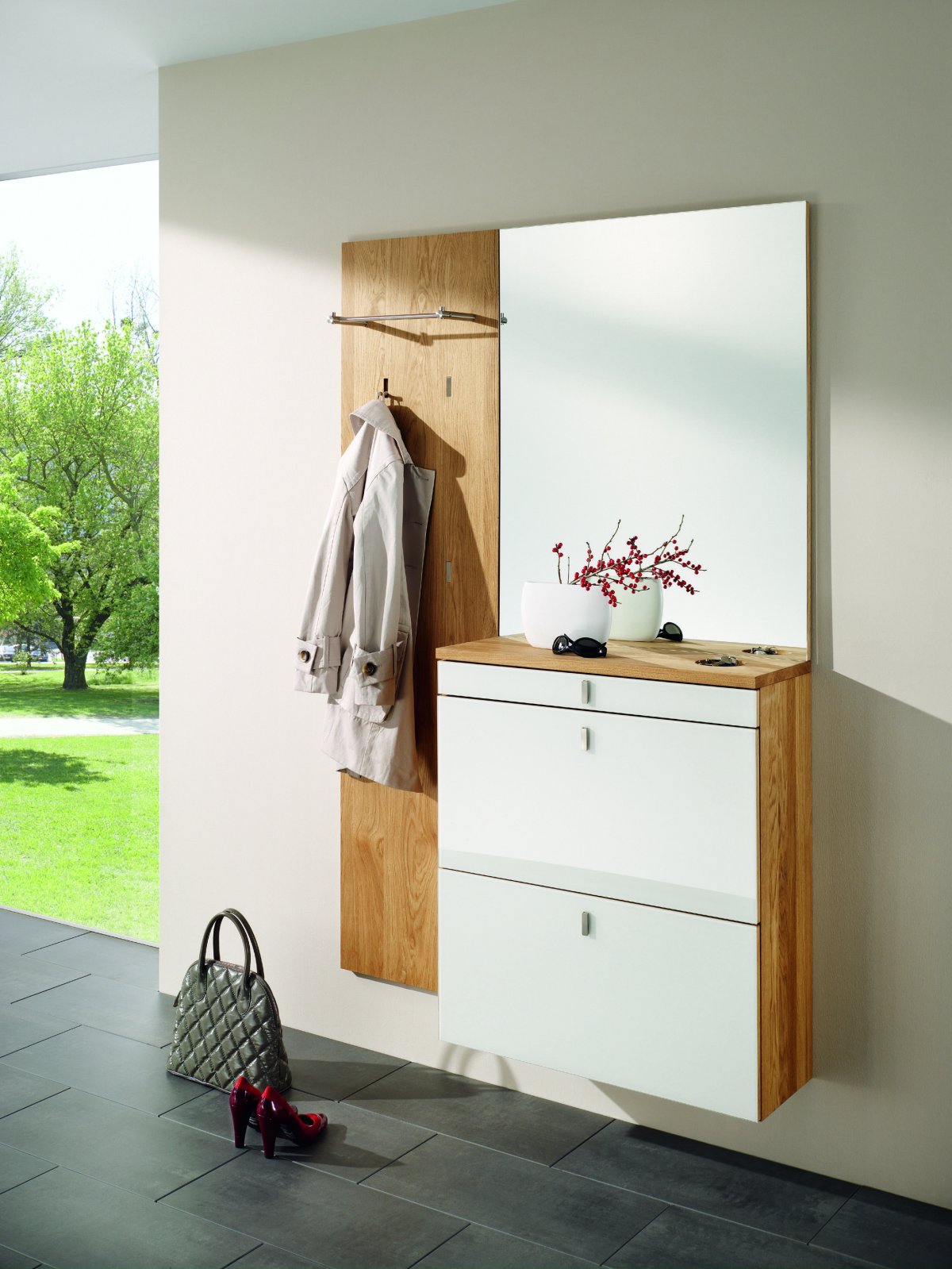 Напольная полка в прихожую