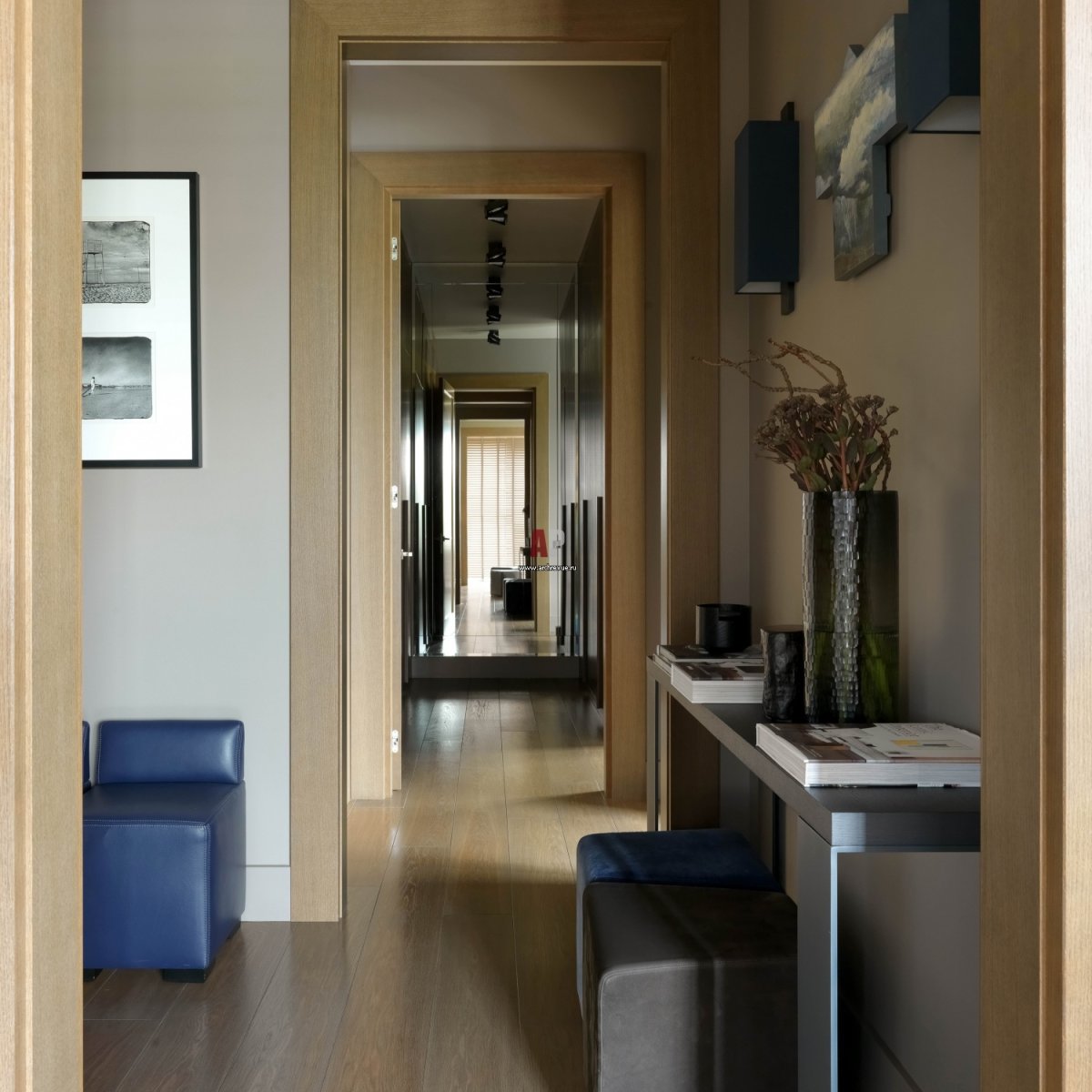 Входная зона прихожей