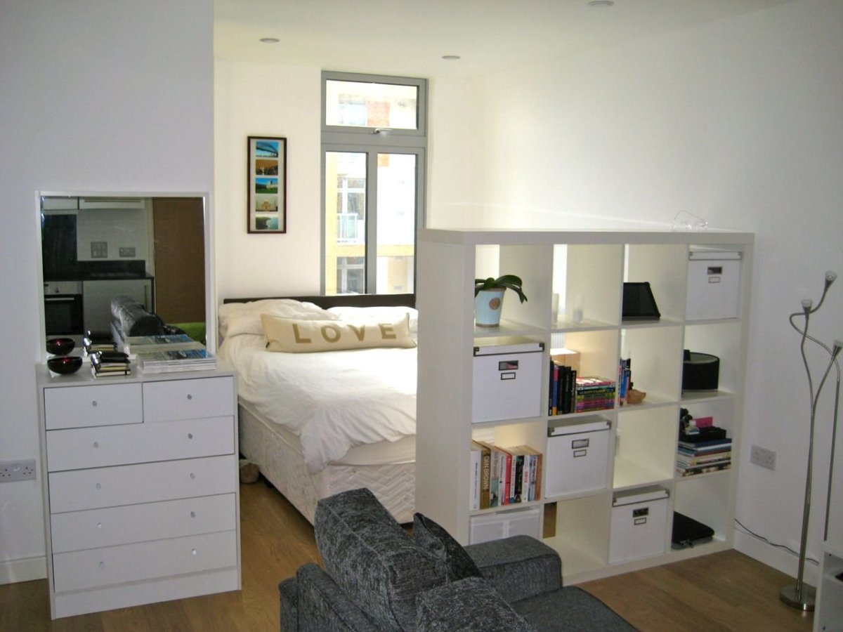 Зонирование спального места в однокомнатной квартире