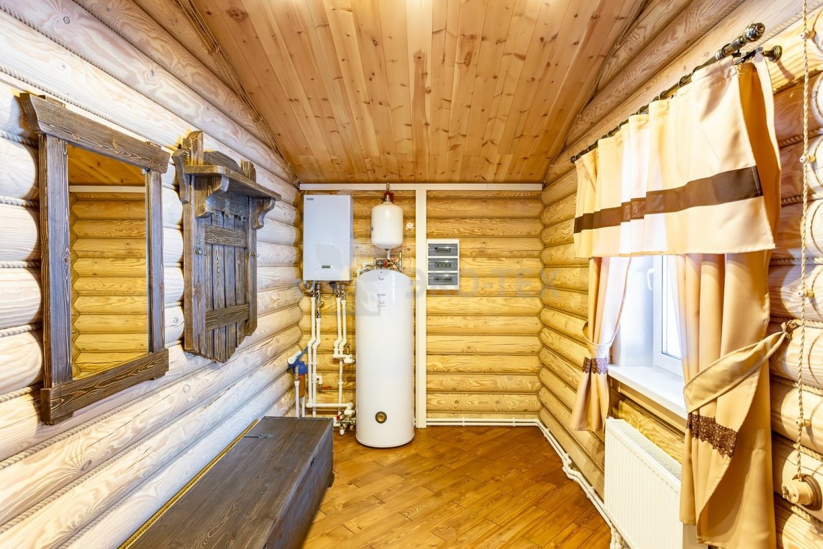 Интерьеер бане из бревна