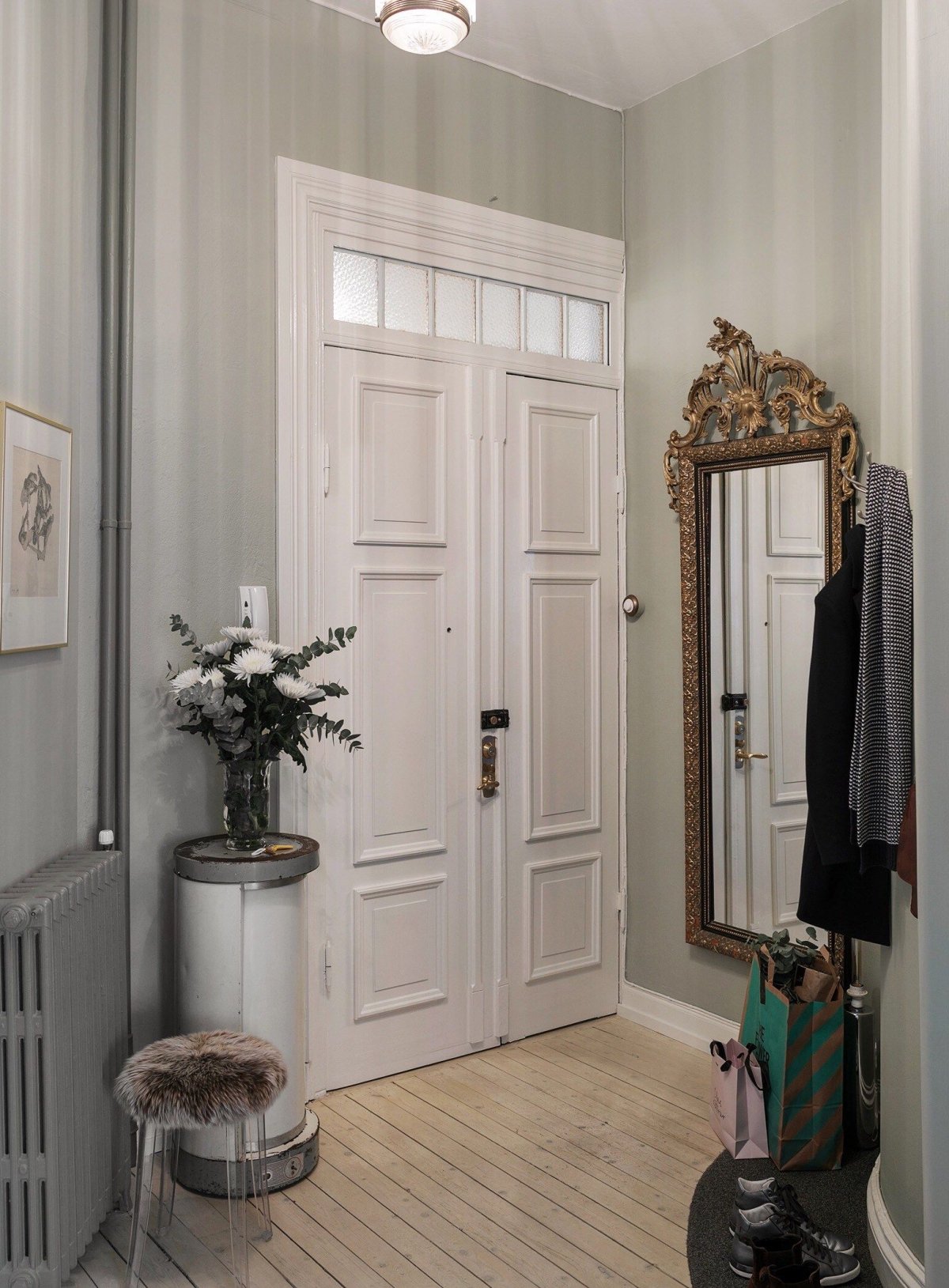 Светлая прихожая интерьер