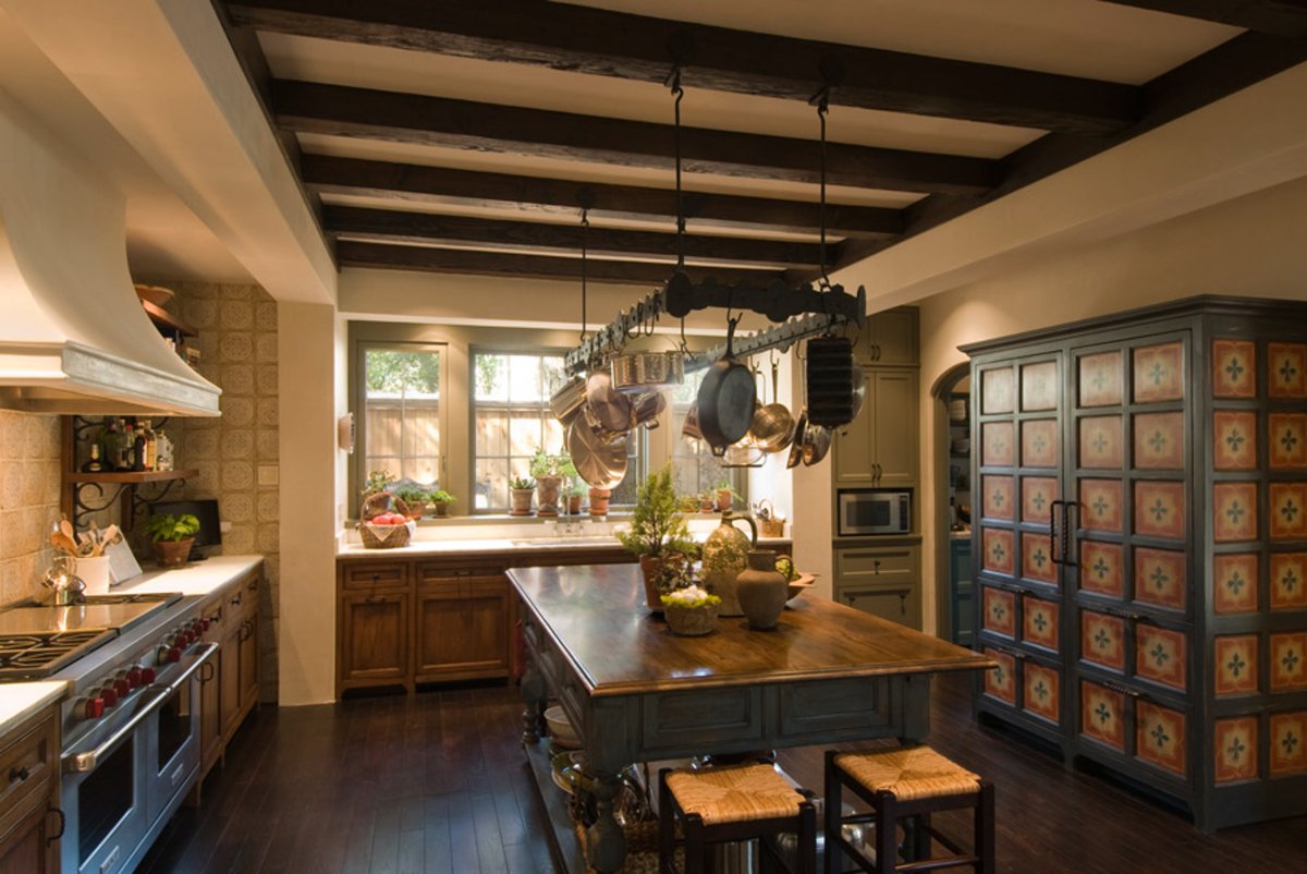 Маленькая кухня в испанском стиле