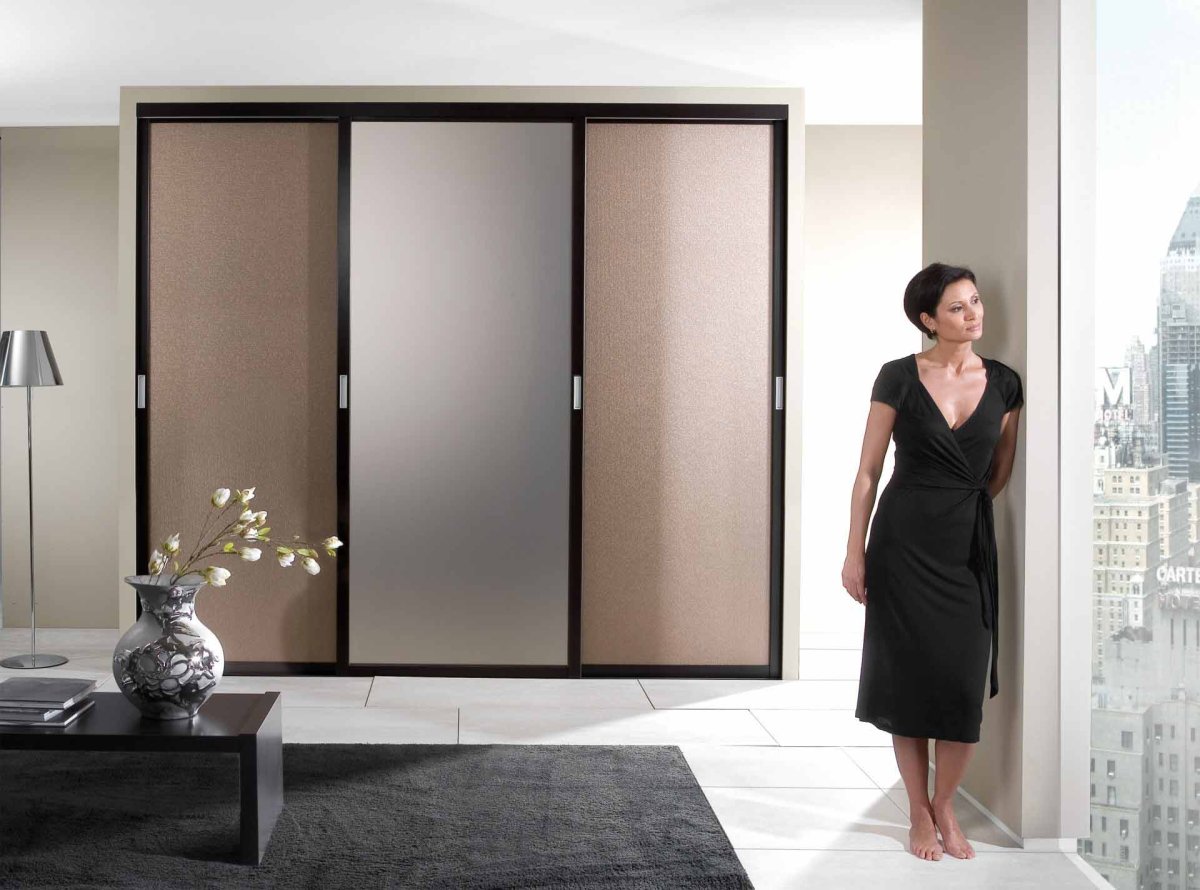 Встроенная гардеробная в прихожей