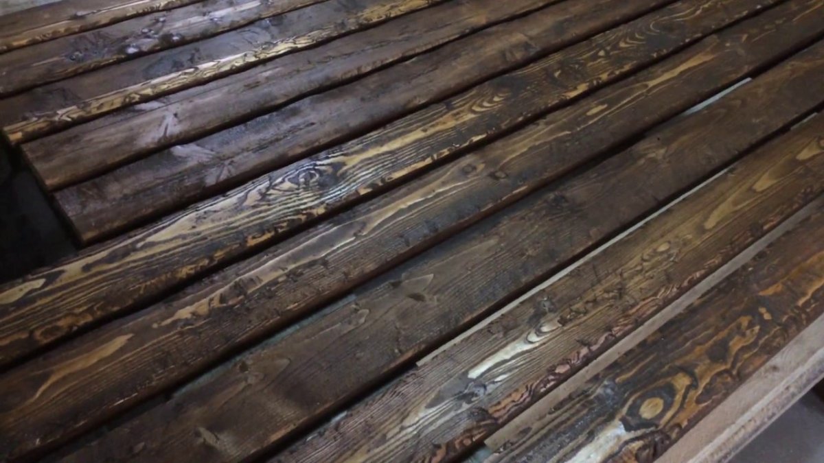 Пол из состаренного дерева