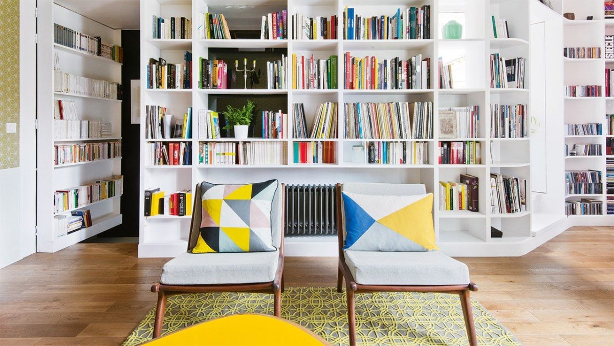 Книжный шкаф в скандинавском стиле