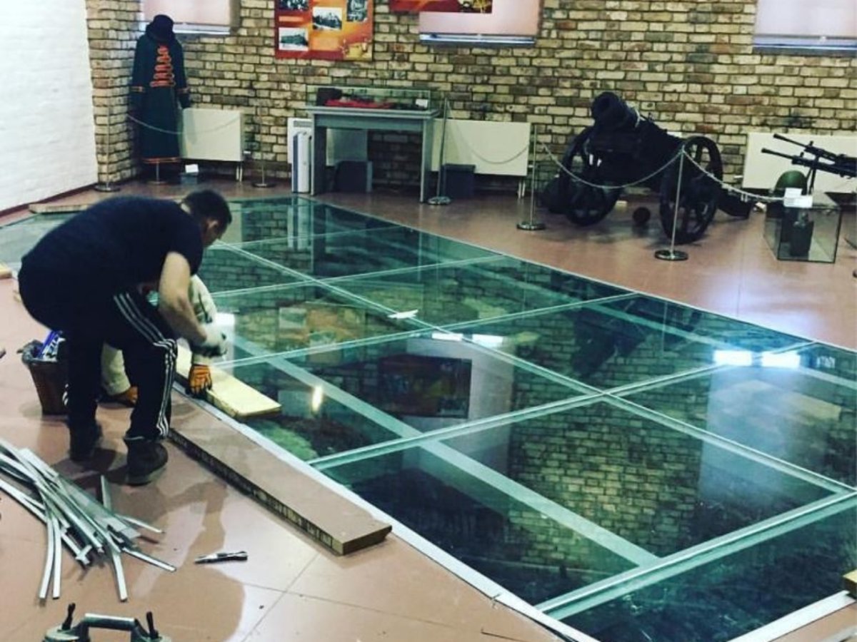 Парнас Сити стеклянный пол