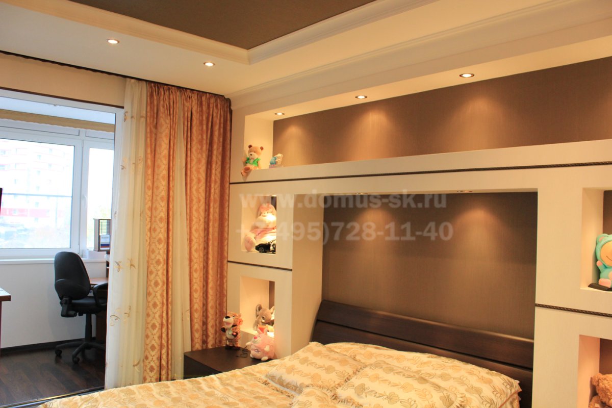 Декоративная плитка в интерьере спальни