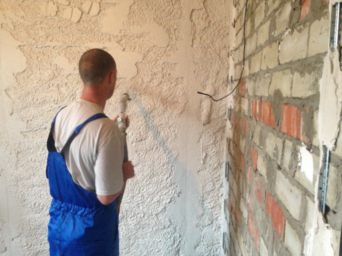 Оштукатуривание стен