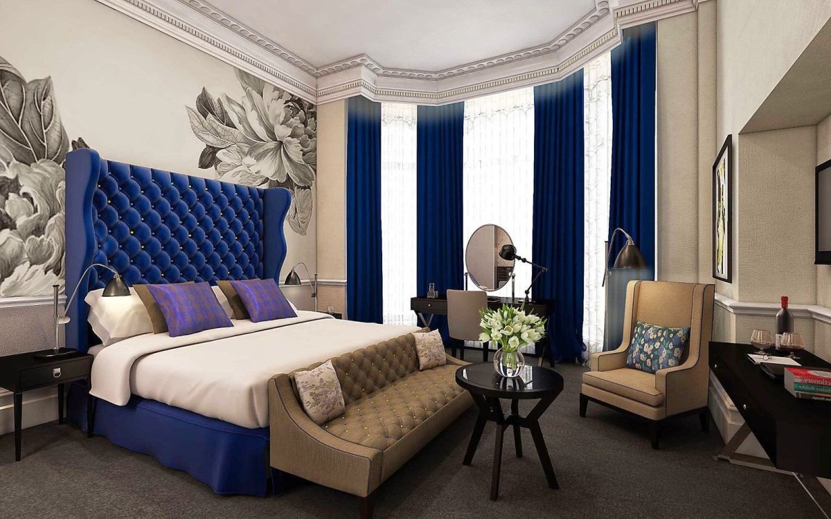 Синие шторы в спальне