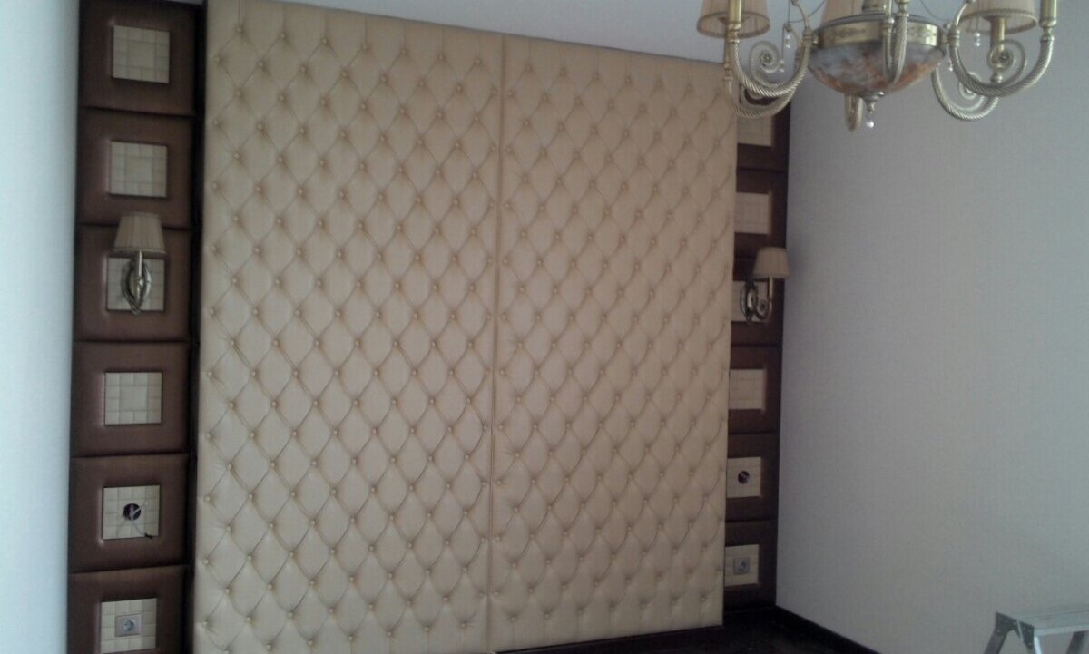 Панель с каретной стяжкой в прихожую