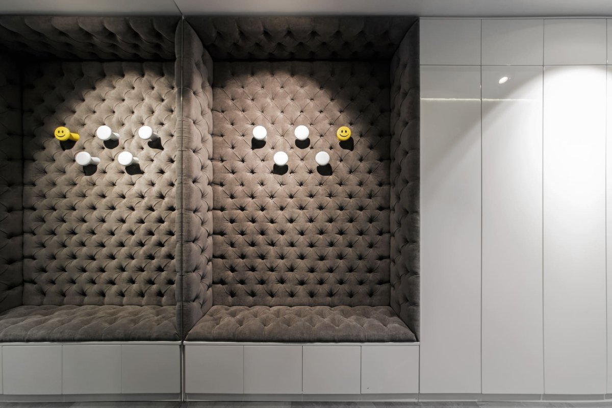 Мебель в прихожую с каретной стяжкой