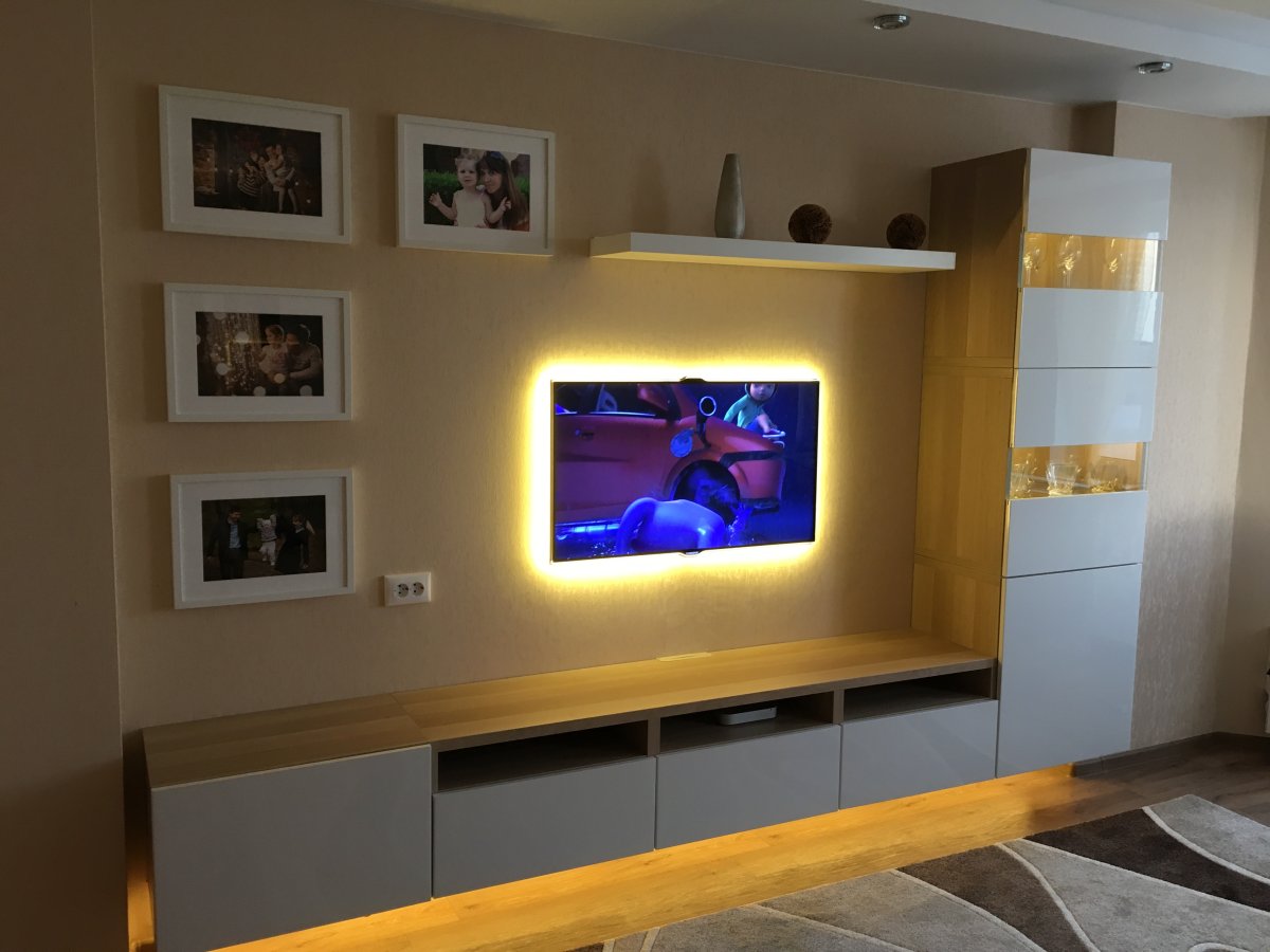 Стенка в гостиную с подсветкой