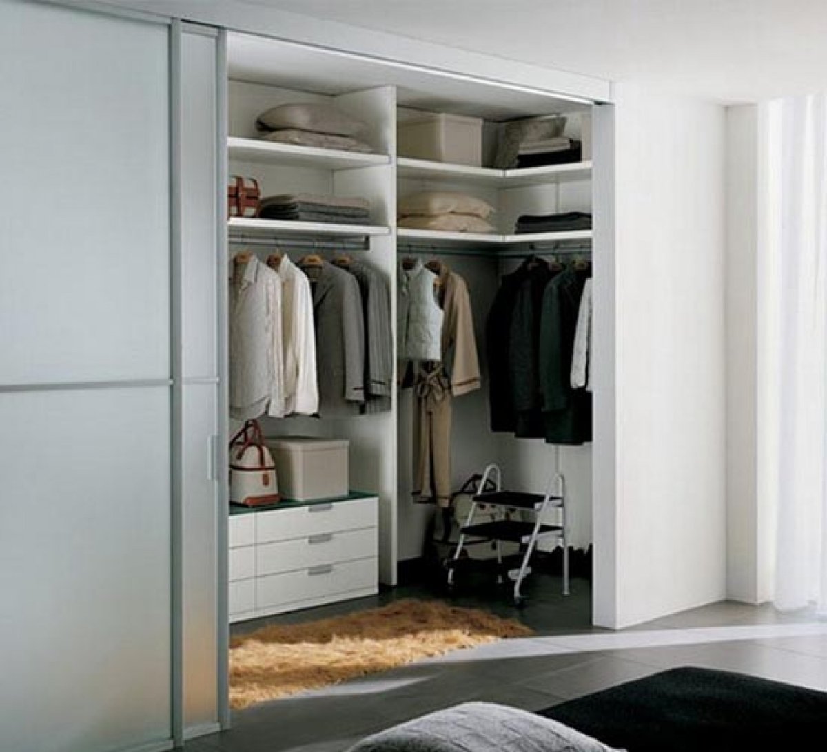 Мебель в спальню светлая