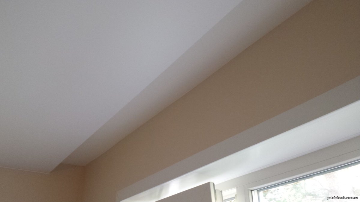 Ниша из гипсокартона под шторы с натяжными потолками