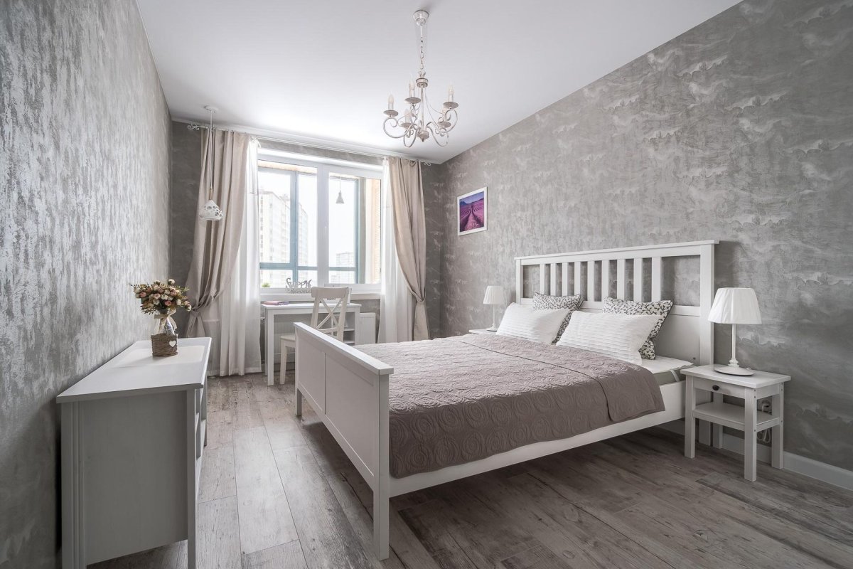 Стены с декоративной штукатуркой в интерьере