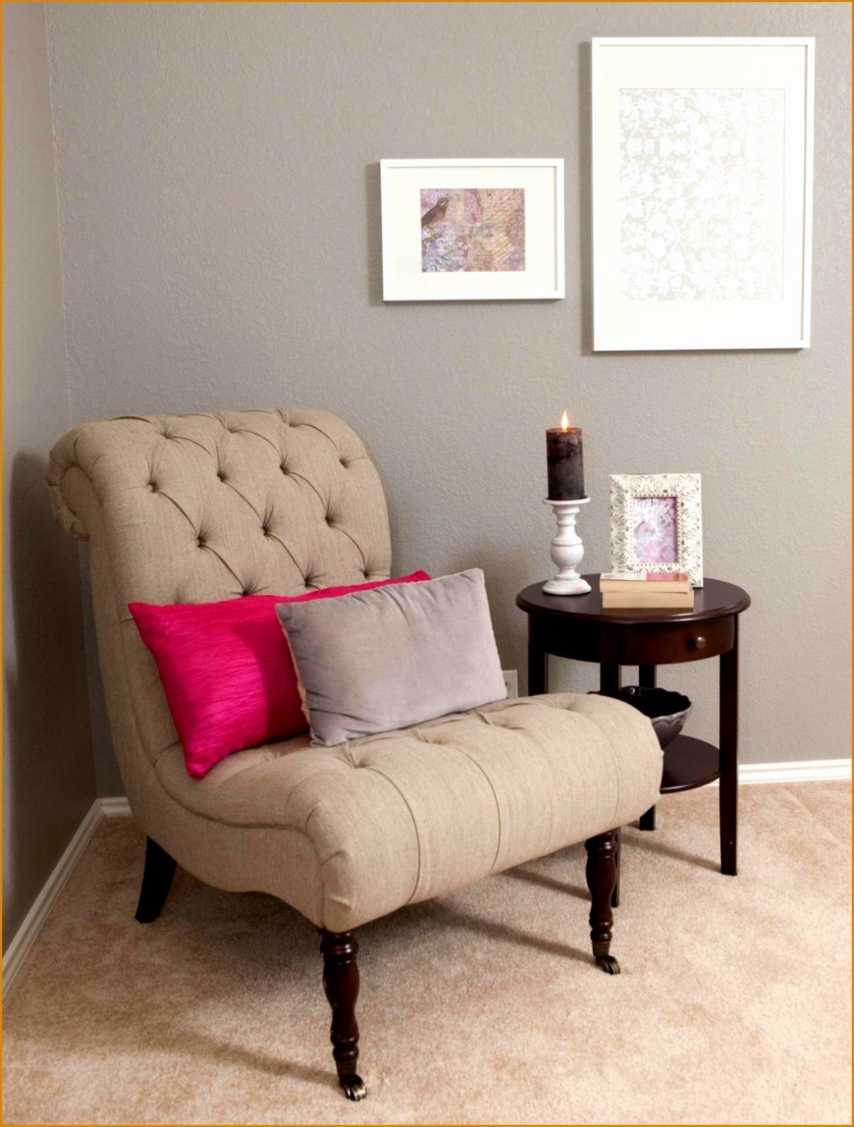 Цветные кресла в интерьере