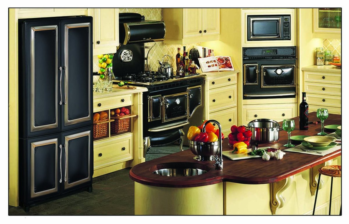 Кухня с бытовой техникой