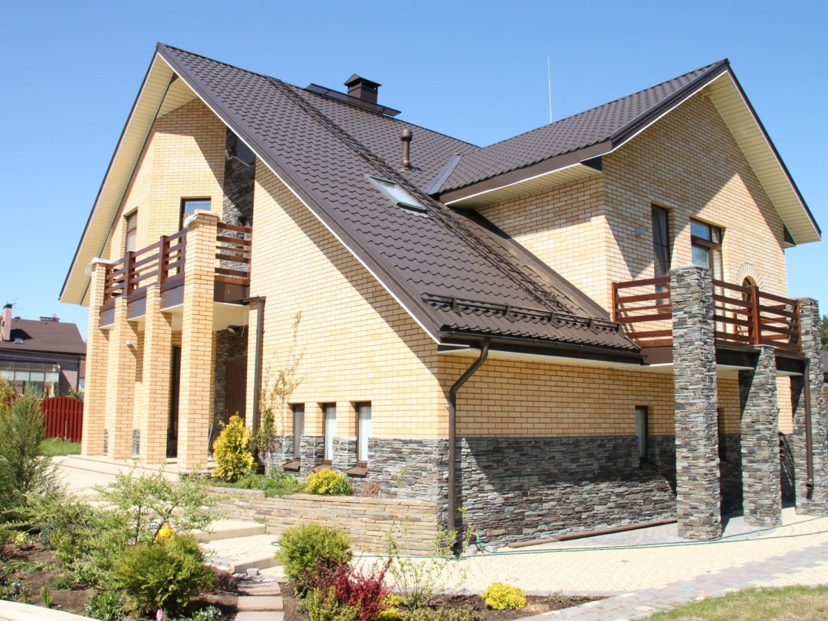 Крашеный кирпич фасад