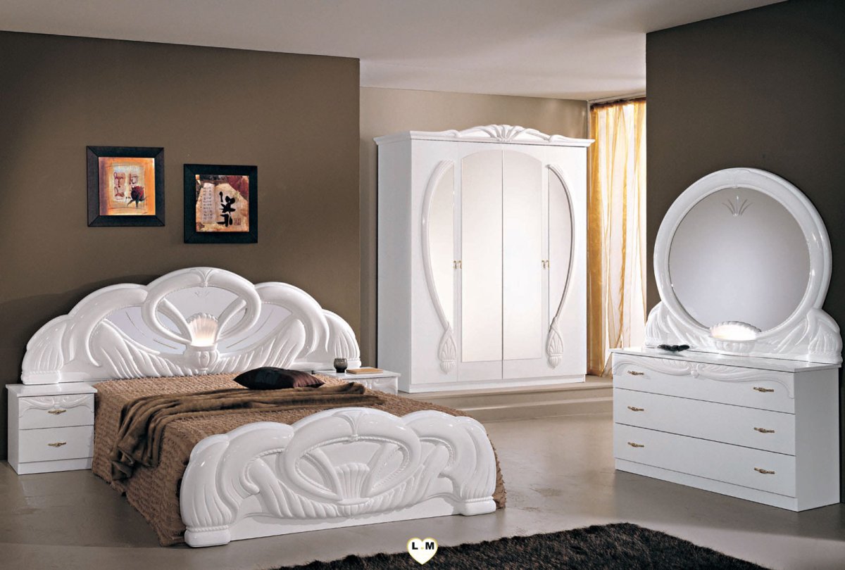 Декор спальни с белой мебелью