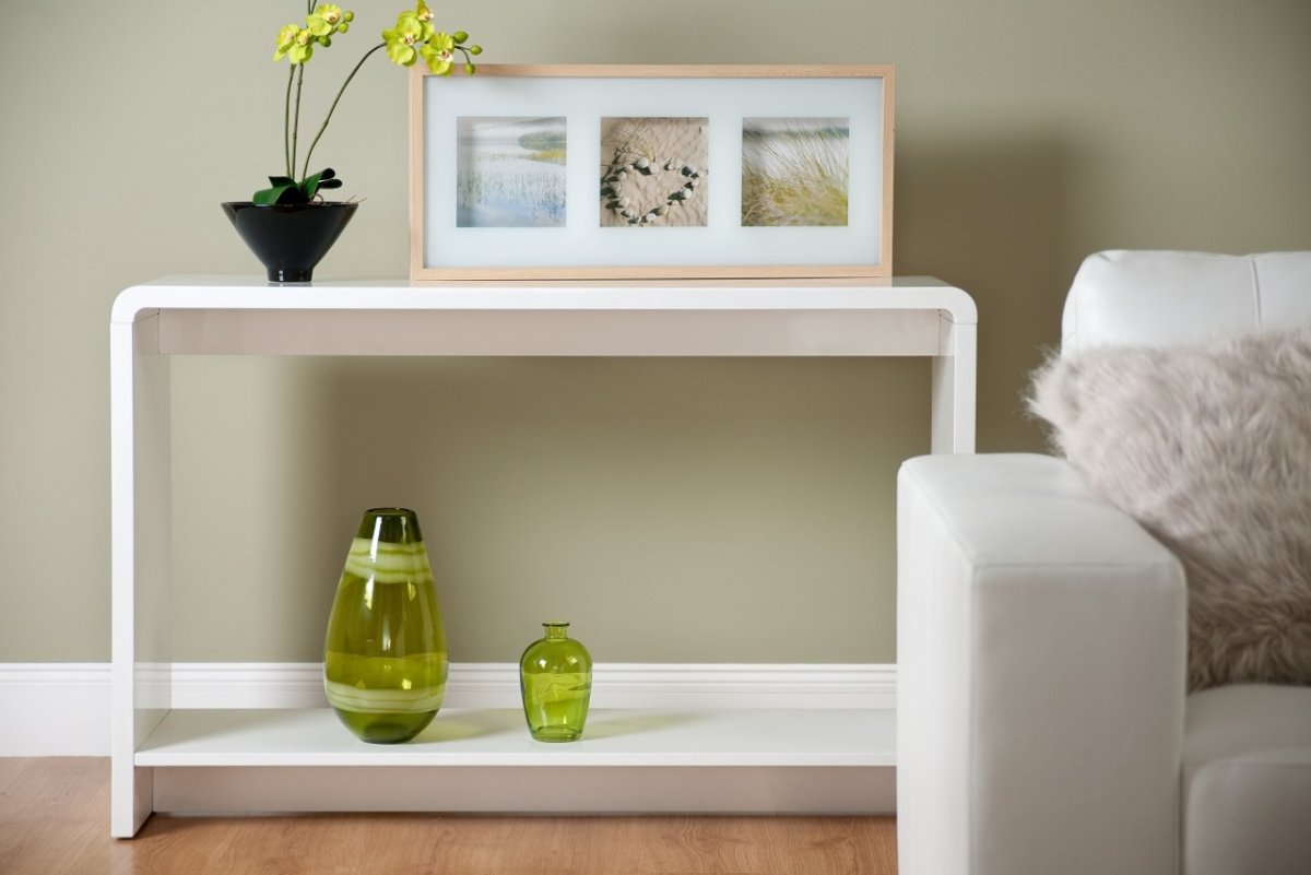 Консоль на стену