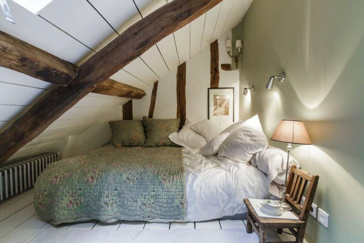 Интерьер мансарды