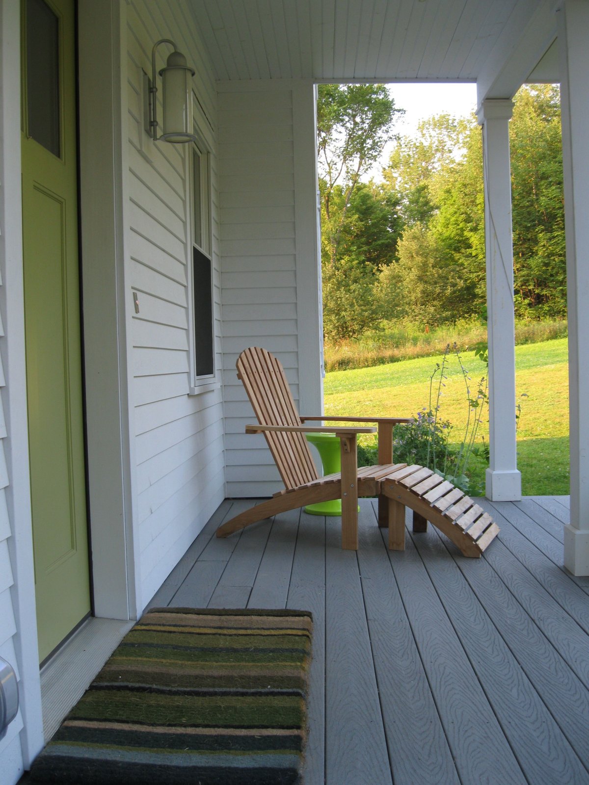 Покрасить деревянную веранду