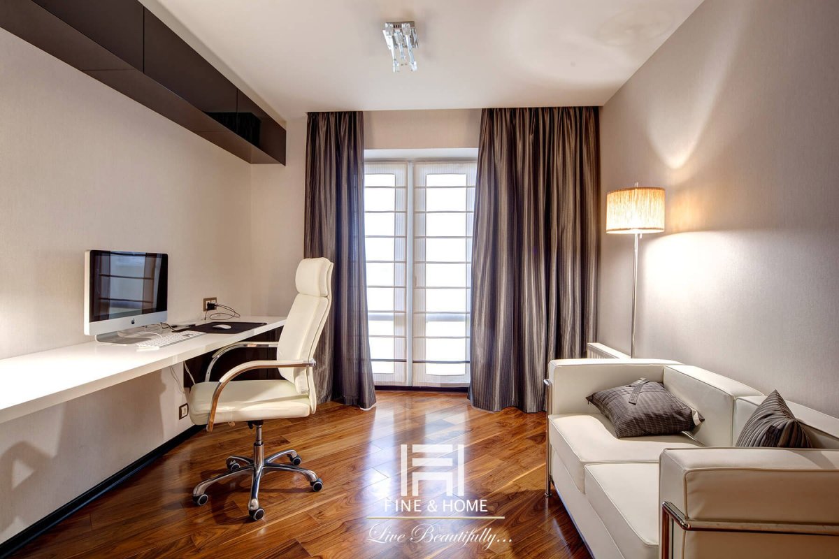 Рабочее место в спальне