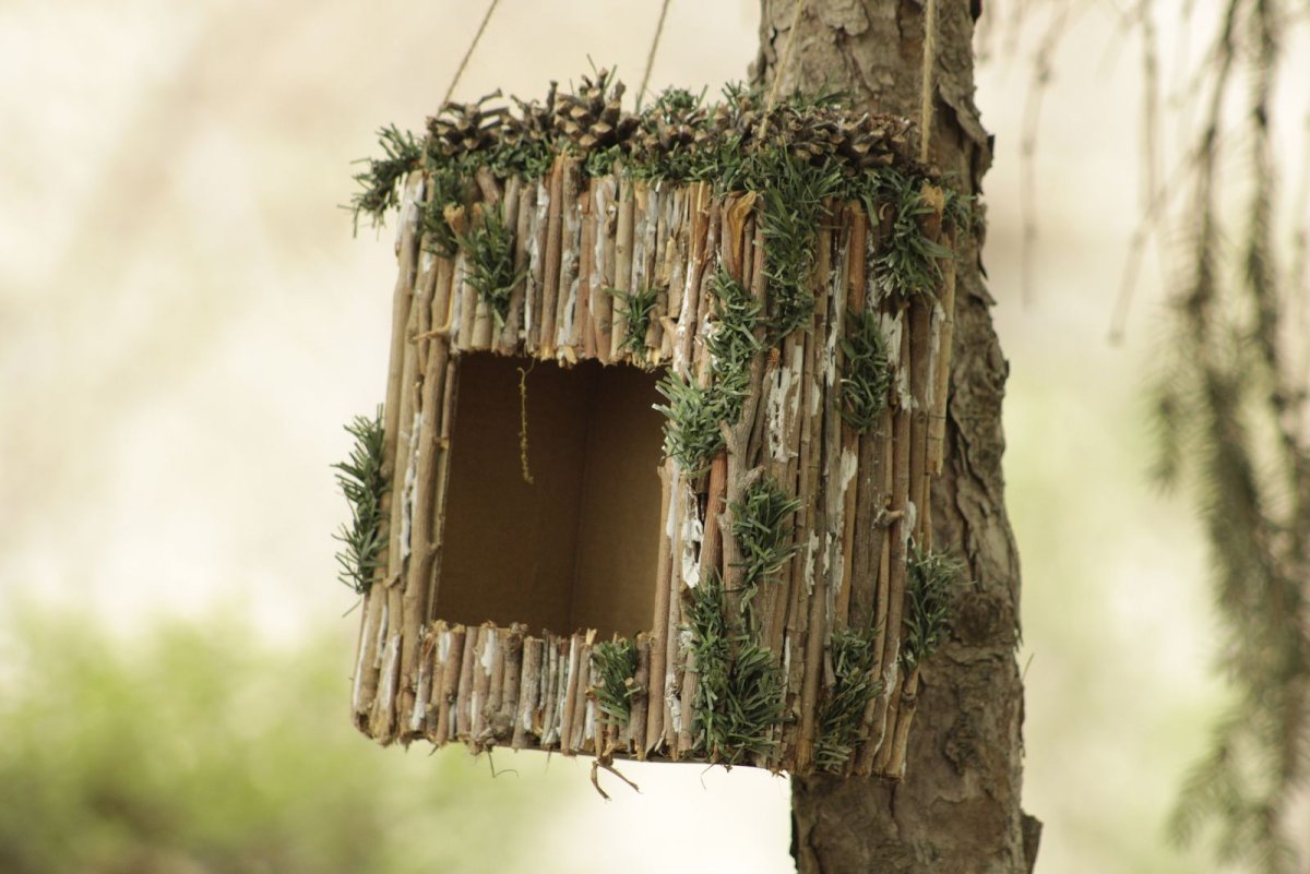 Интерьерный венок из веток