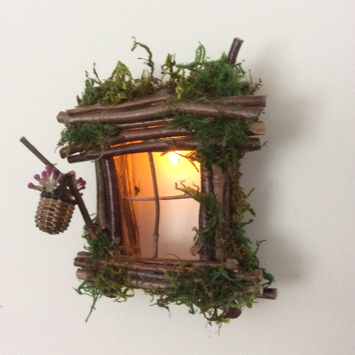 Домик бабы яги из природного материала