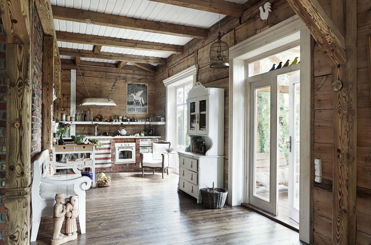 Деревенский дом изнутри