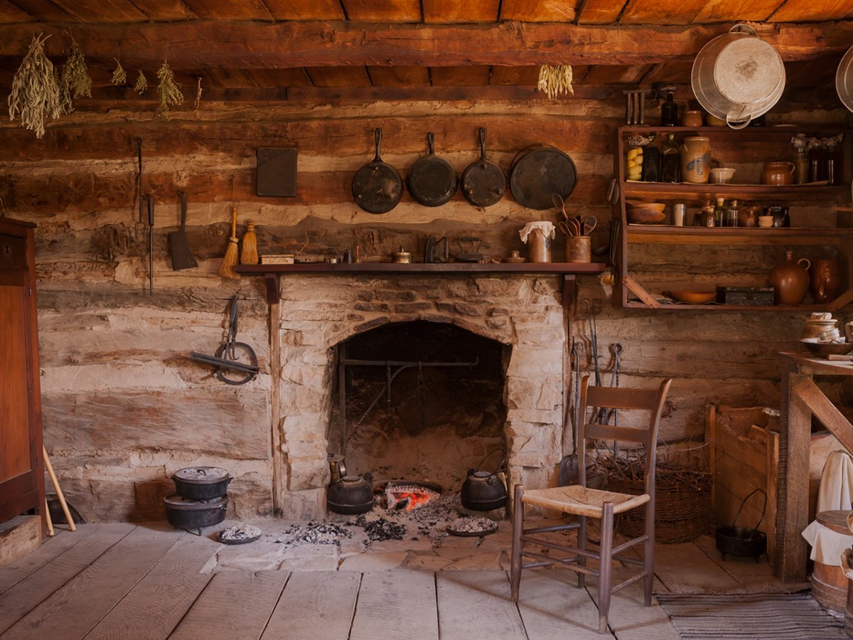 Чугунный камин в интерьере