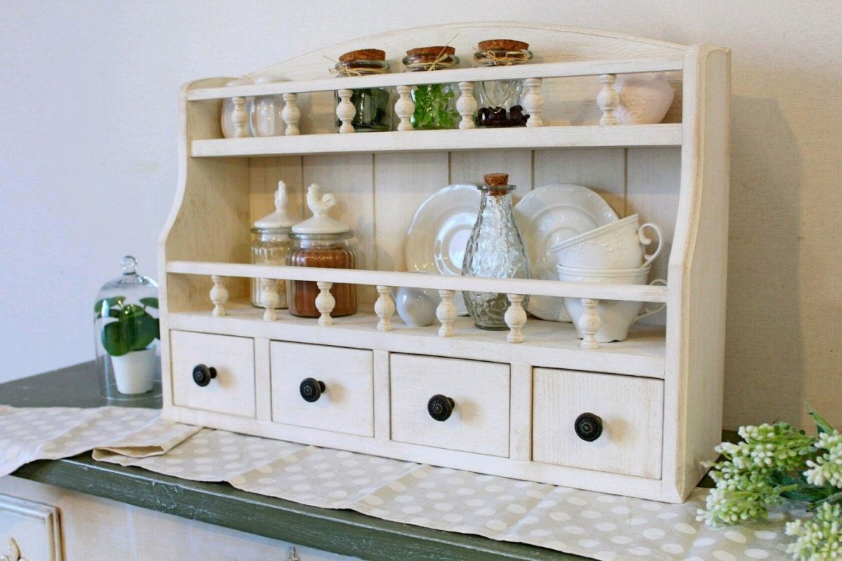 Кухня Прованс с открытыми полками