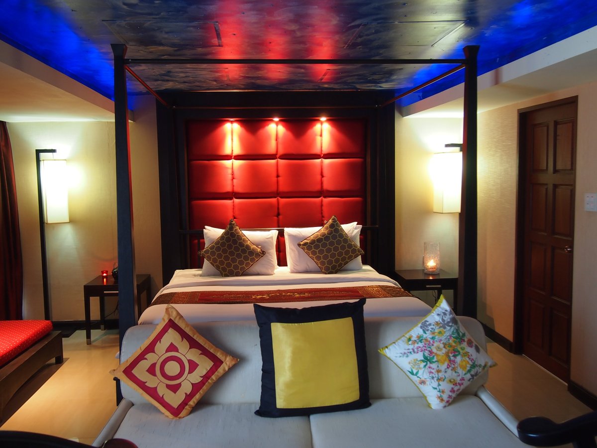 Отель Севен в Париже