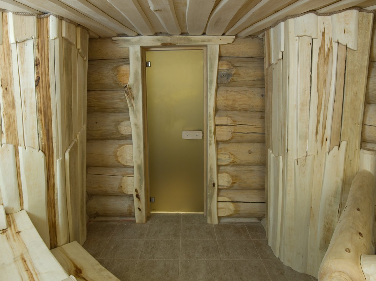 Дверь в баню в стиле лешего