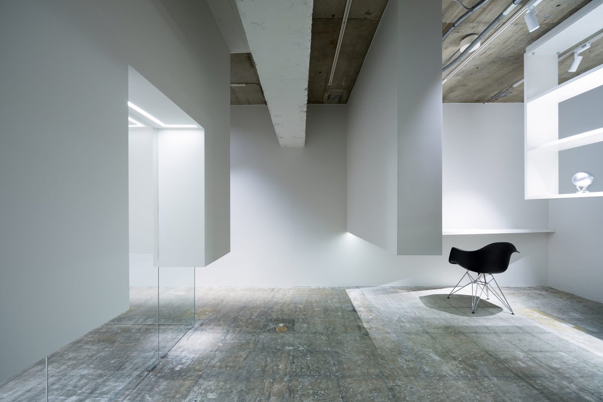 Парящая стена в интерьере