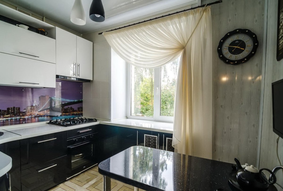 Шторы на кухню в современном стиле