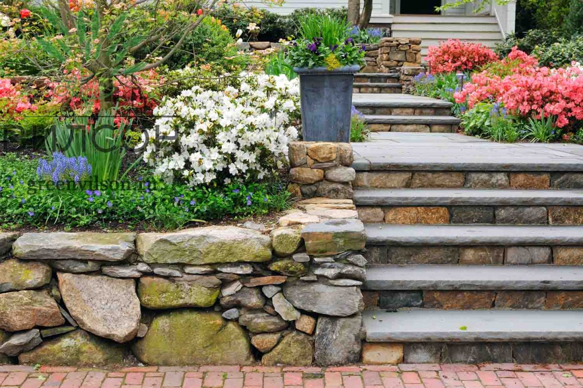 Террасирование склонов камнем