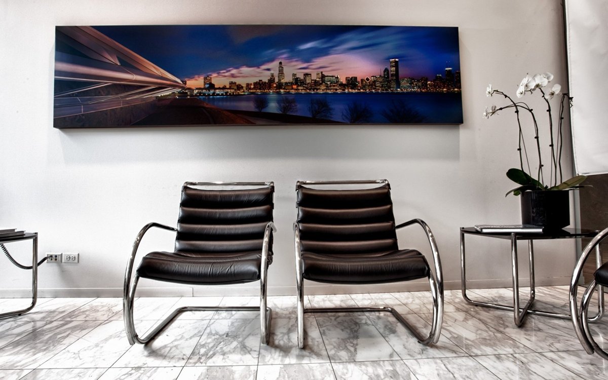 Абстрактные фотообои в интерьере